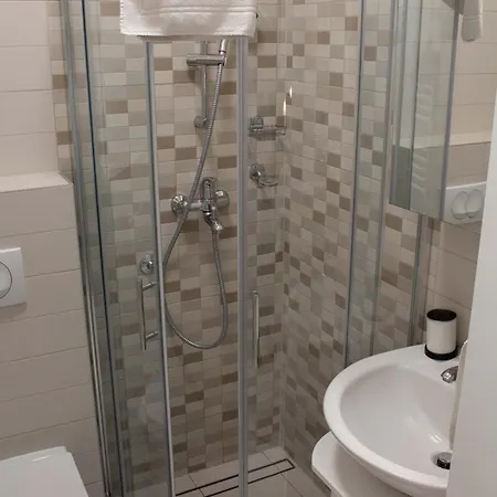 Apartman Feels Like *