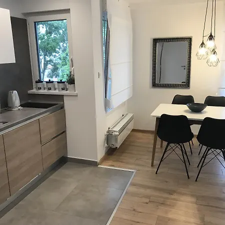 Apartman Feels Like *