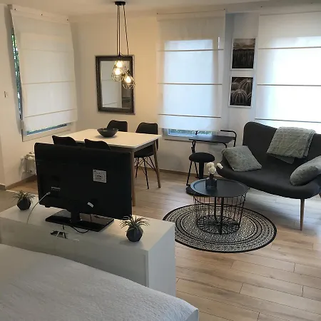 Apartman Feels Like